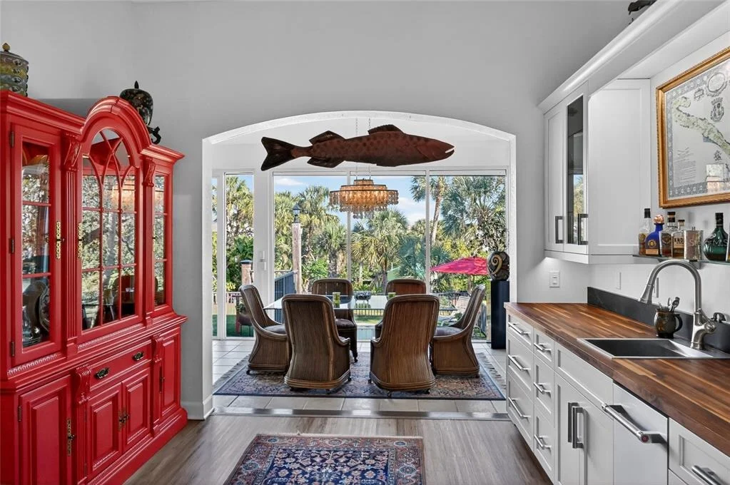Photo of 10110 CREEKSIDE DRIVE
