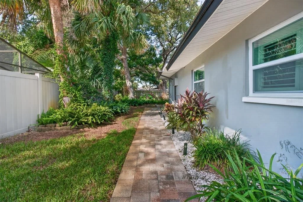Photo of 10588 139TH WAY