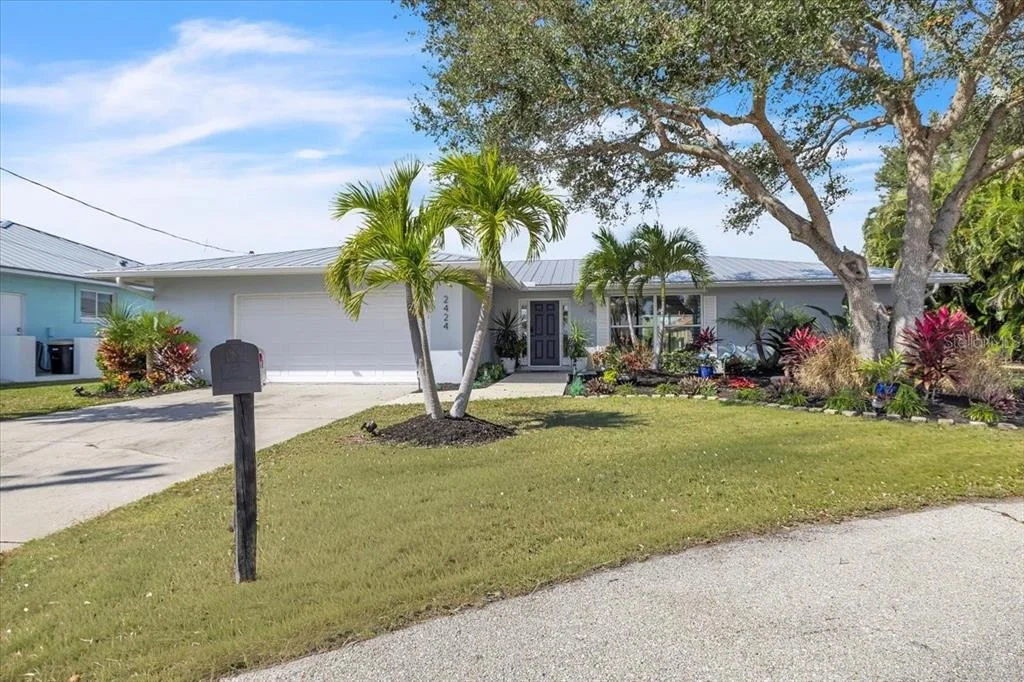 Photo of 2424 ROSA LANE