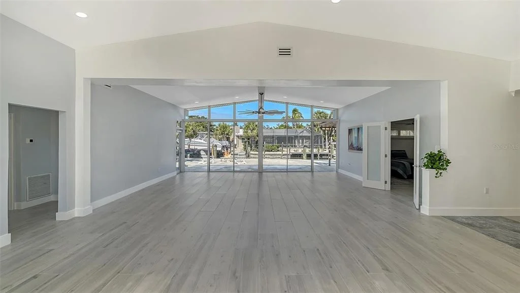 Photo of 619 BUTTONWOOD DRIVE