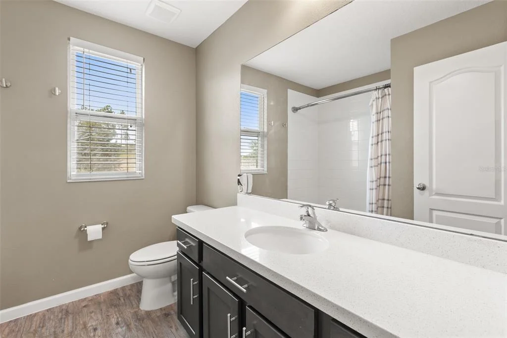 Photo of 2427 LINER AVENUE