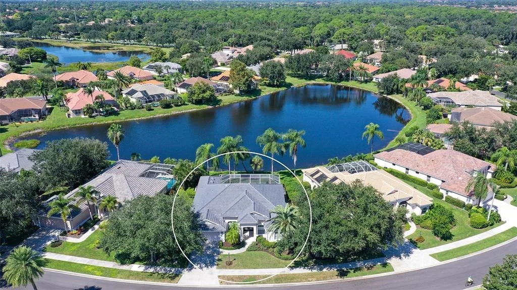 Photo of 335 PARK TRACE BOULEVARD