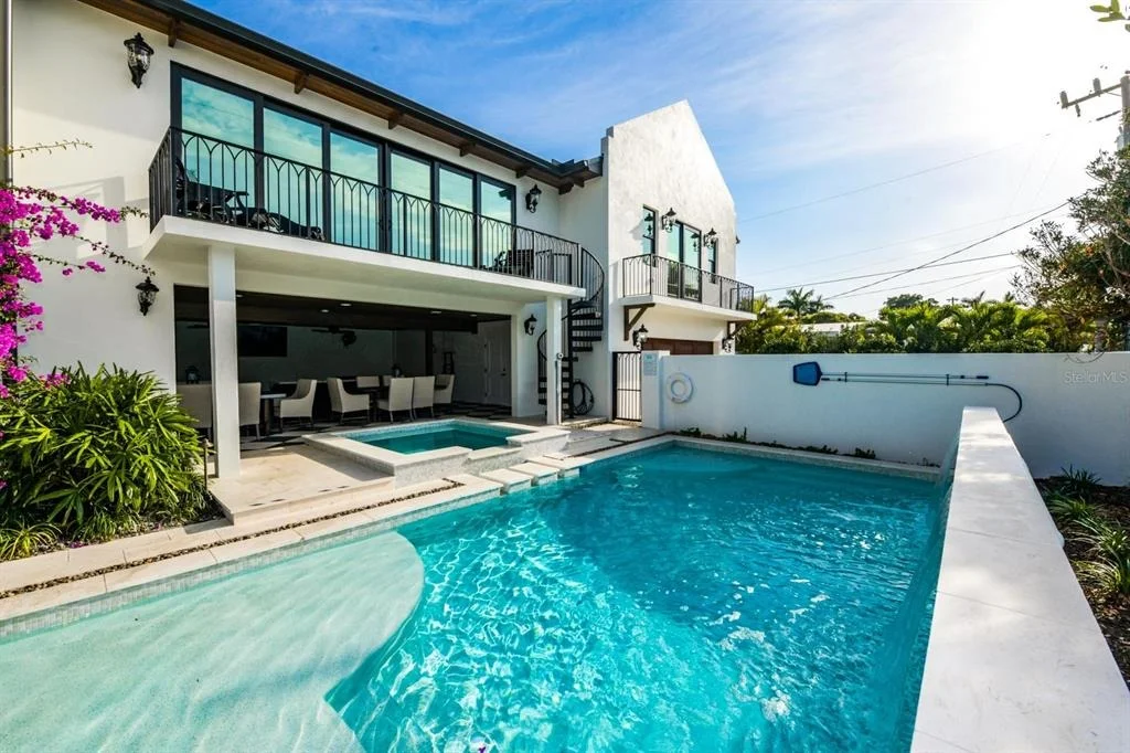 Photo of 340 JACKSON DRIVE