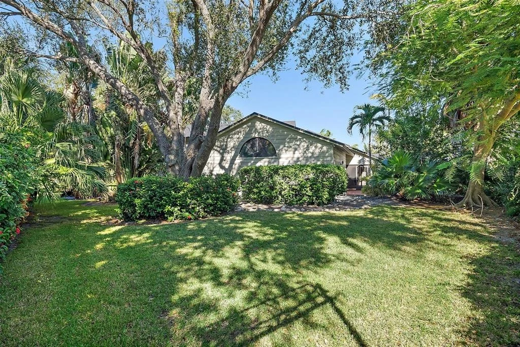 Photo of 2371 LANDINGS CIRCLE