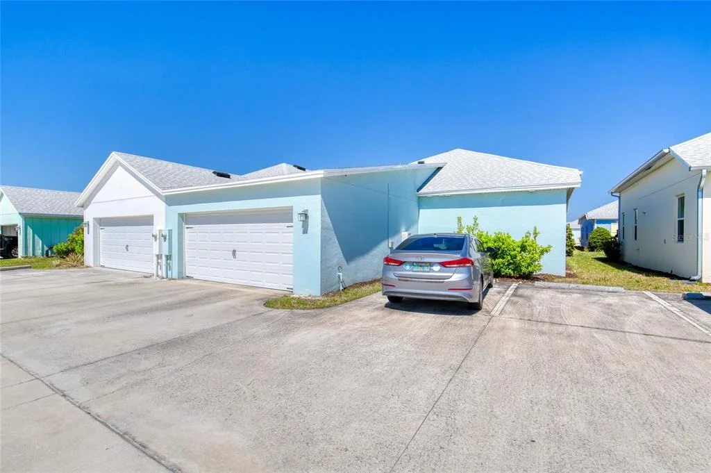 Photo of 444 LIME AVENUE