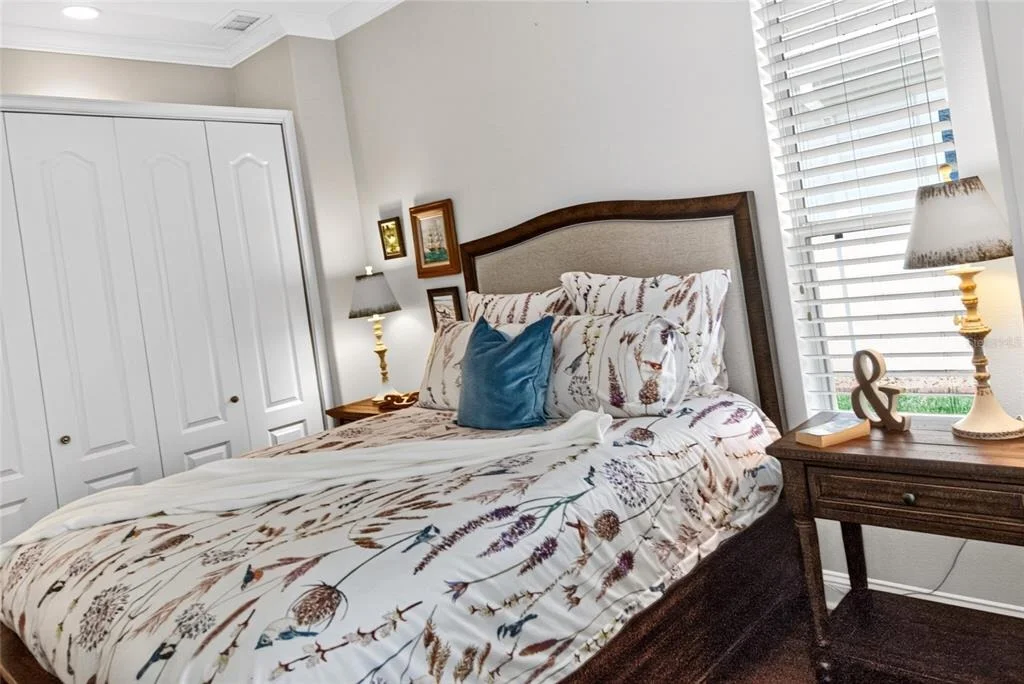 Photo of 101 LONGVIEW WAY N