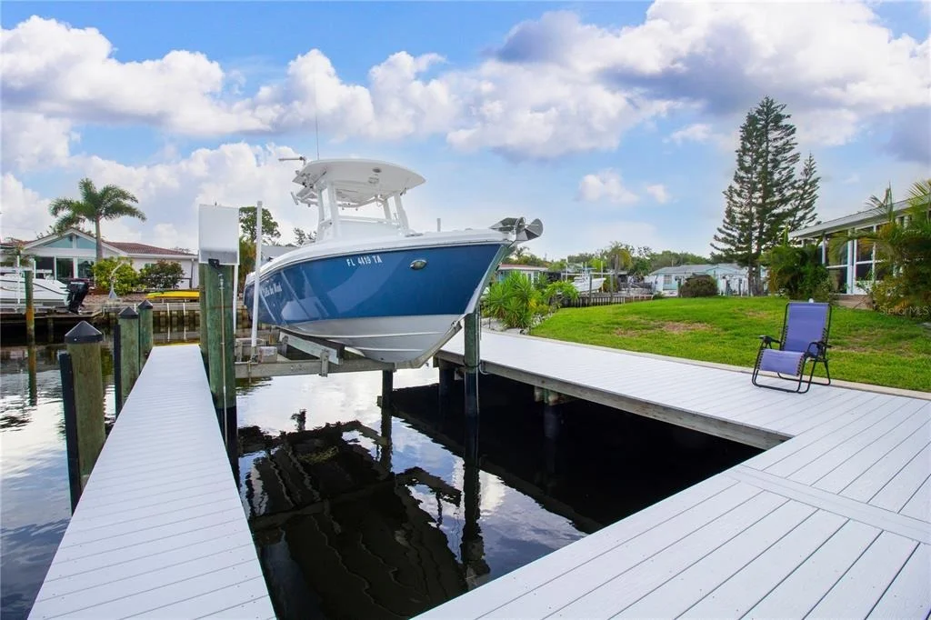 Photo of 318 CIRCLE DRIVE