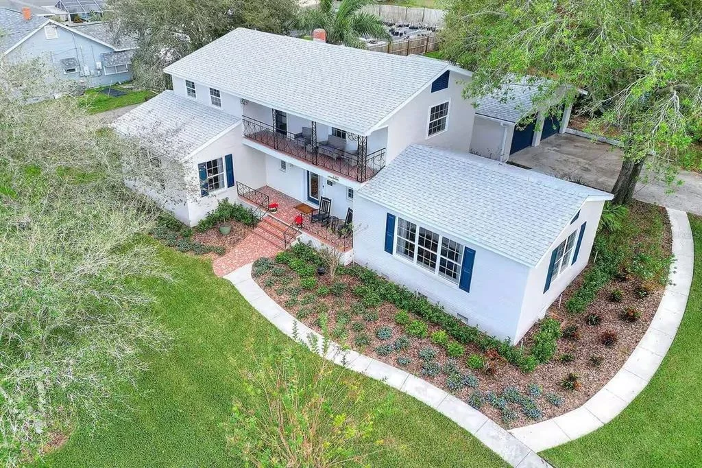 Photo of 1302 LAKE ELBERT DR SE