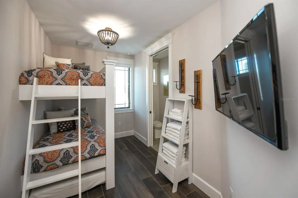 Photo of 340 JACKSON DRIVE