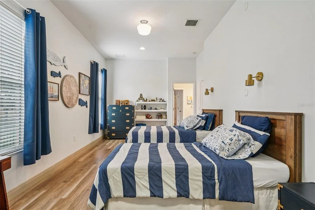 Photo of 11325 HIDDEN VALLEY LANE
