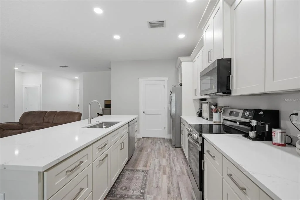 Photo of 6454 FREEPORT DRIVE