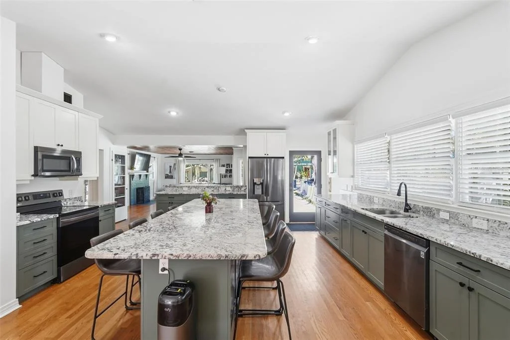 Photo of 517 AVERY AVENUE