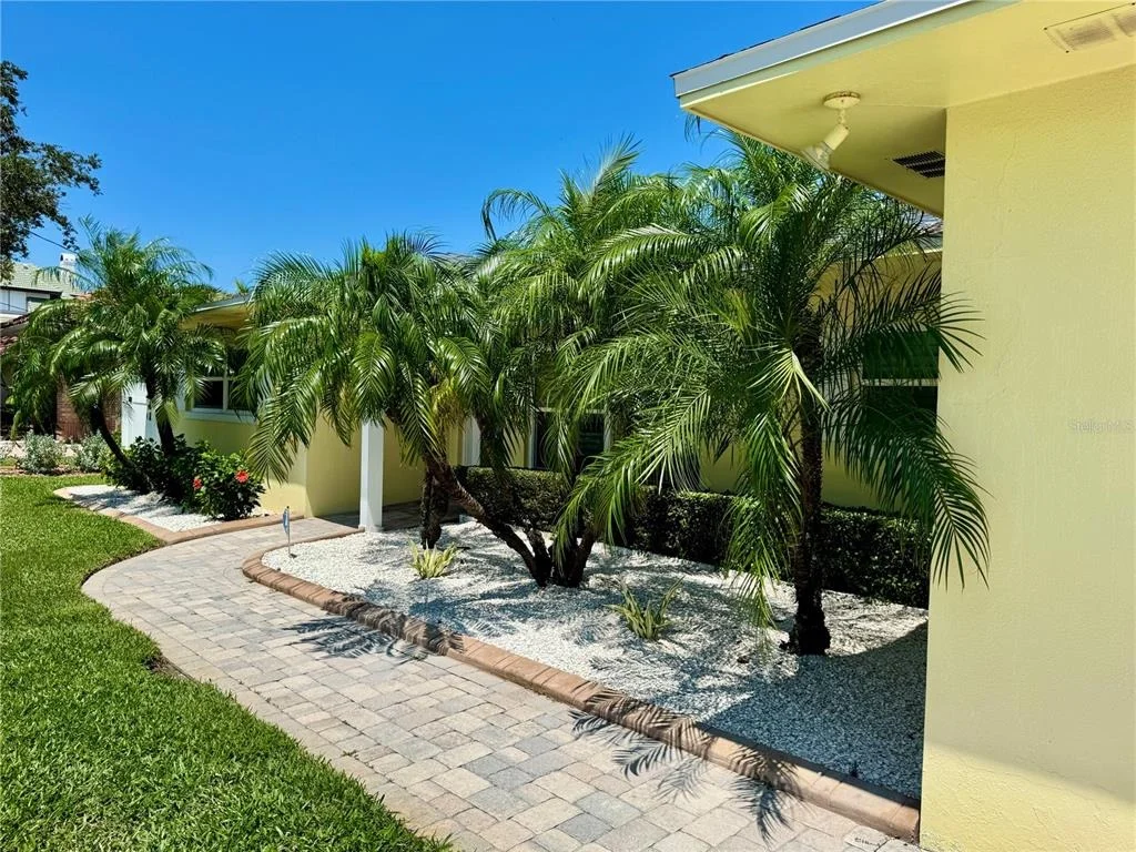 Photo of 902 OAKWOOD DRIVE