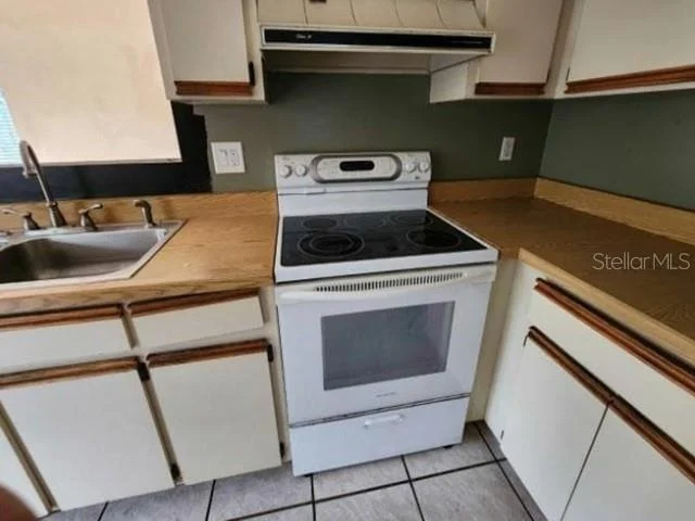 Photo of 270 AMBERWOOD COURT