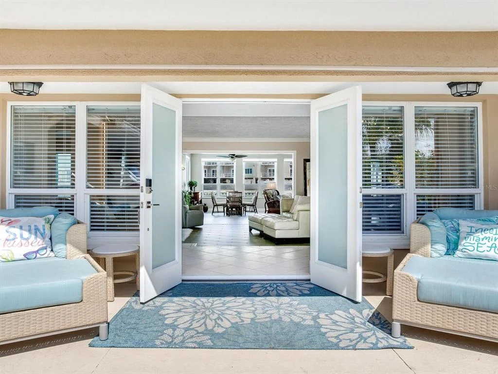 Photo of Unit B at 210 DOLPHIN POINT