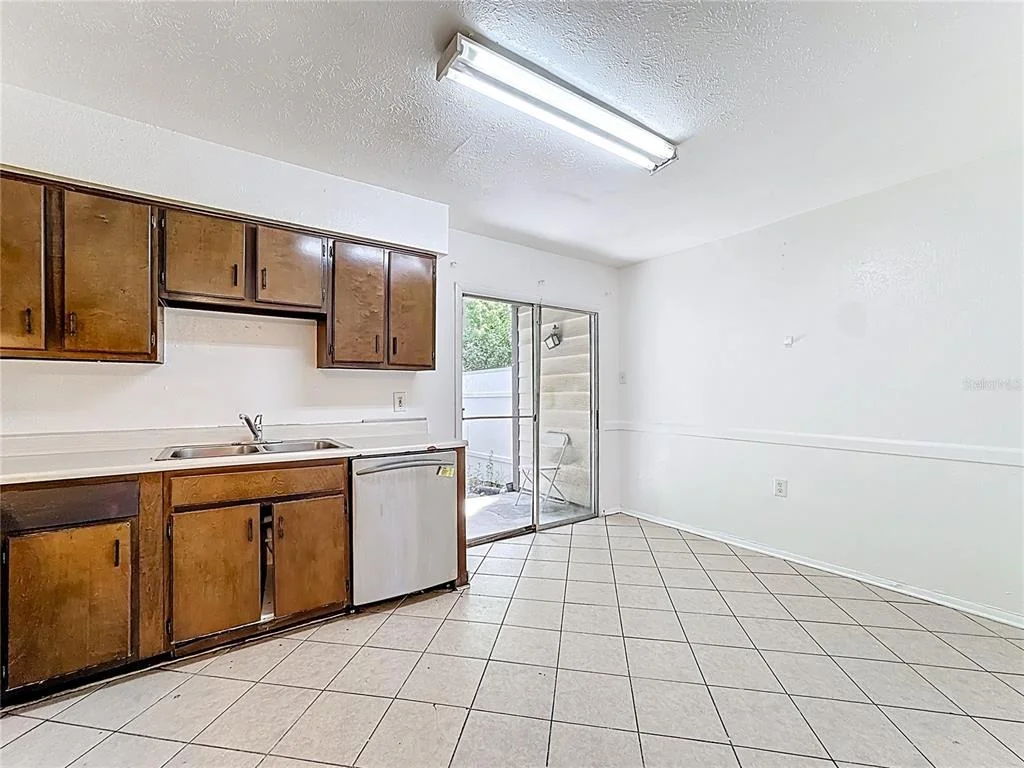 Photo of Unit A4 at 3944 CRAYRICH CIRCLE