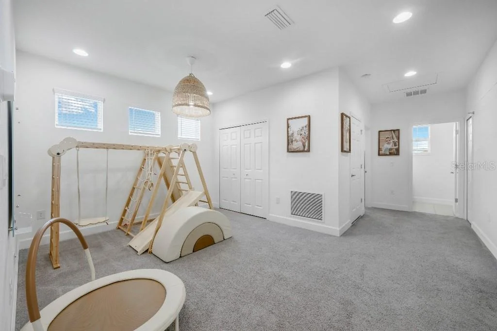 Photo of 6135 VOYAGERS PLACE