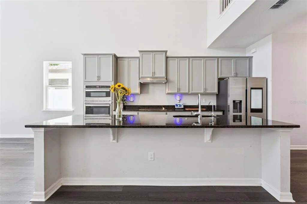 Photo of 1111 LONE PALM WAY
