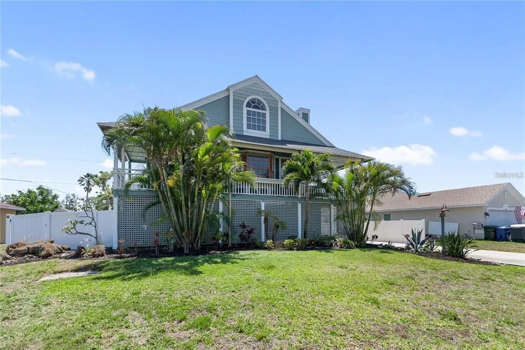 Photo of 861 NECTAR ROAD