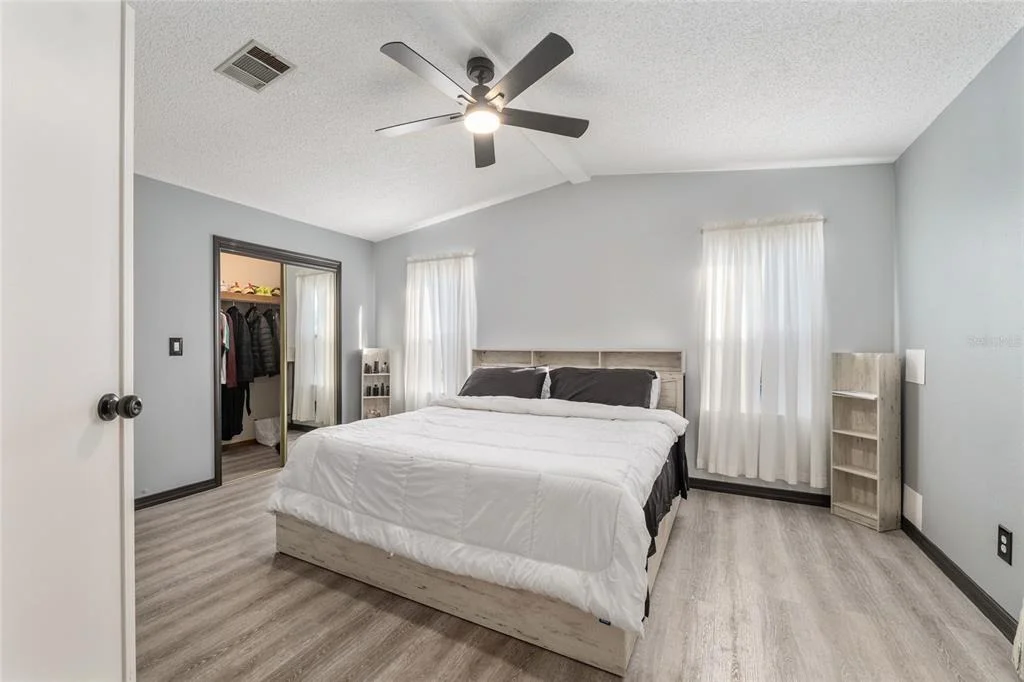 Photo of 6832 NE 3RD PLACE