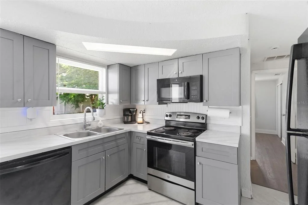 Photo of 4327 BEACON SQUARE DRIVE