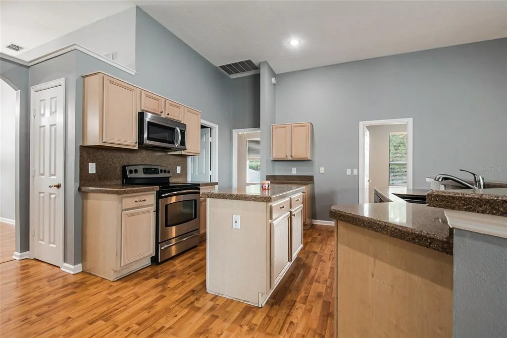 Photo of 116 OAK GROVE CIRCLE