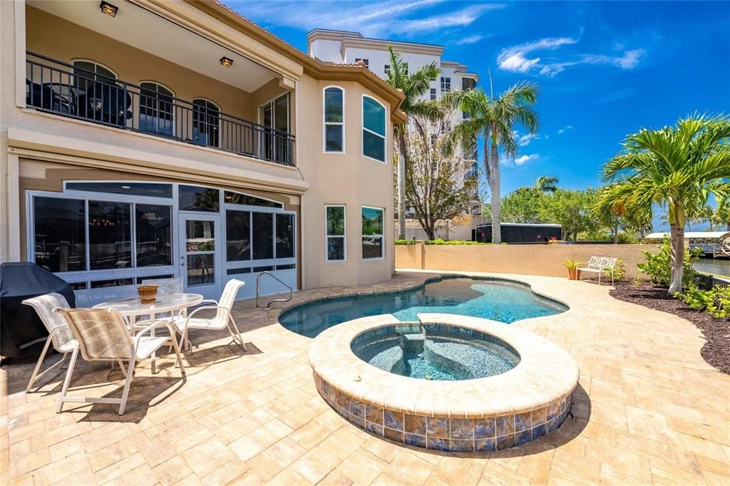 Photo of 3337 SUNSET KEY CIRCLE