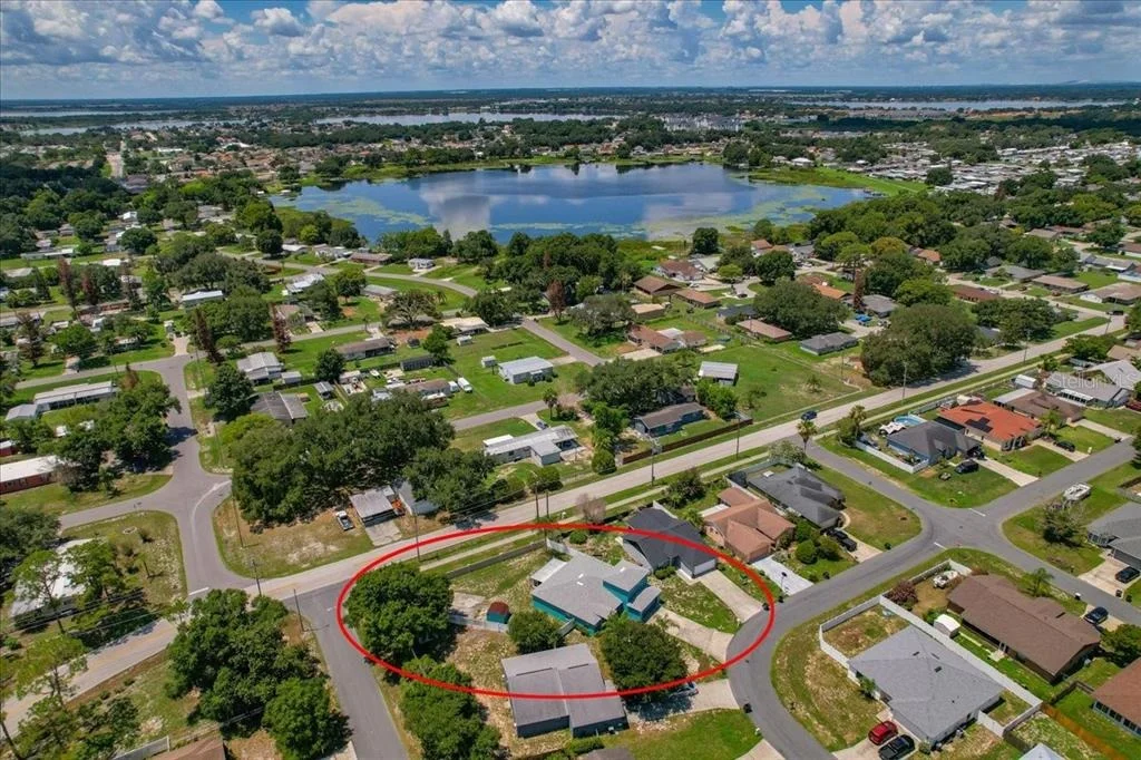 Photo of 372 LAKE DAISY CIR