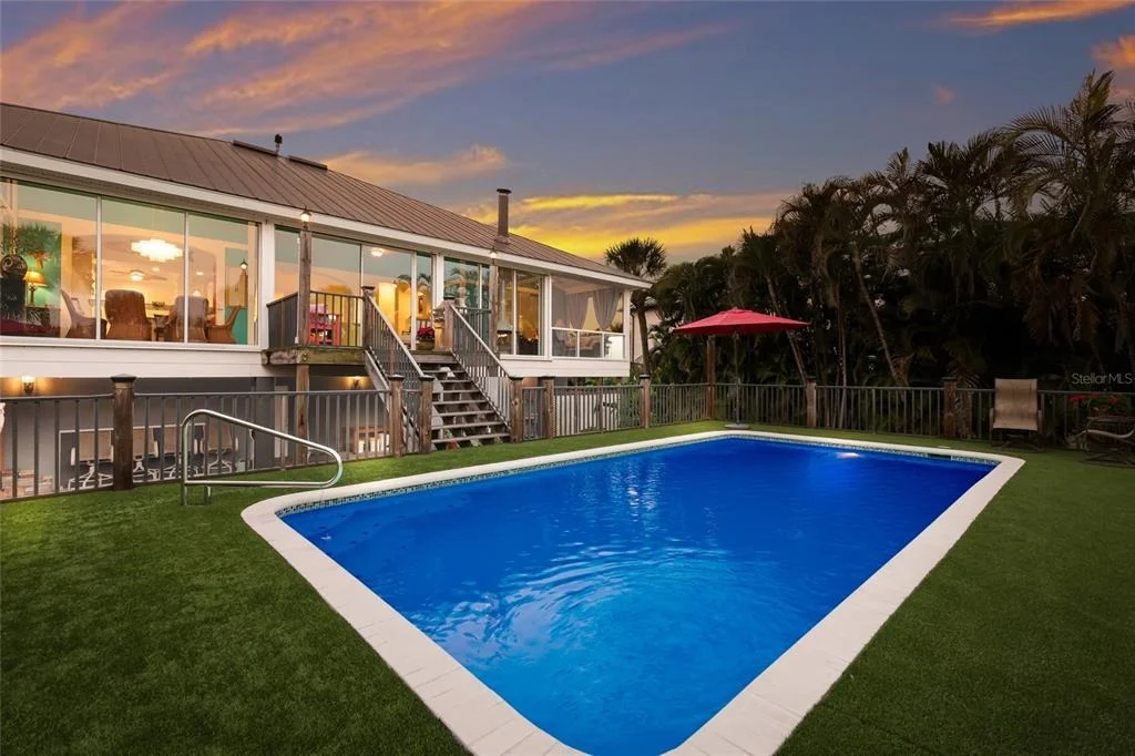 Photo of 10110 CREEKSIDE DRIVE
