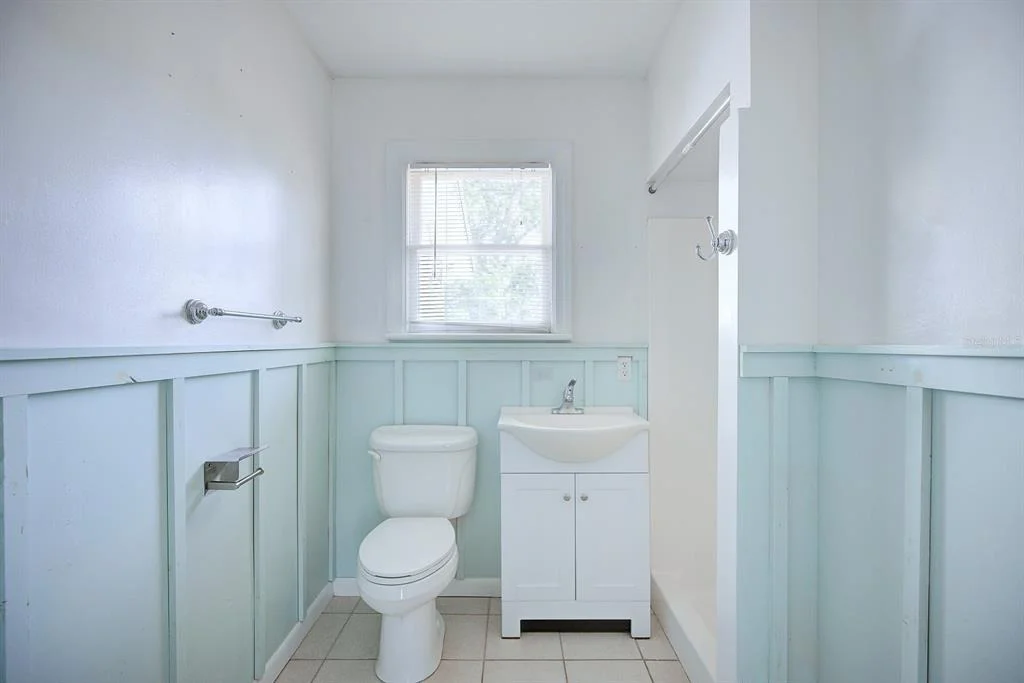 Photo of 121 BATES AVENUE SE
