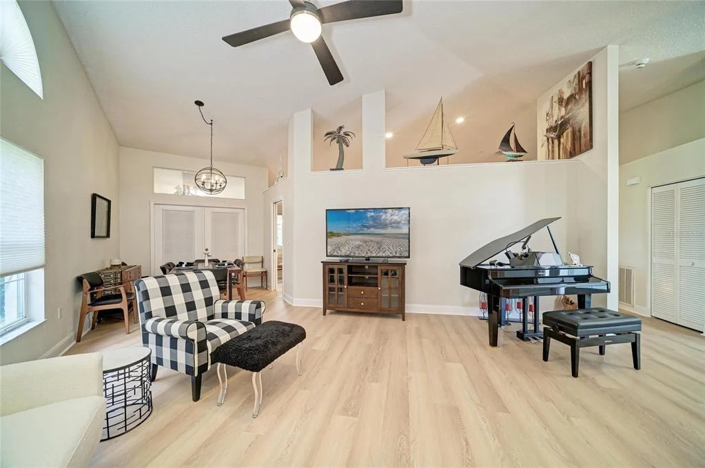 Photo of 6604 STONE RIVER ROAD