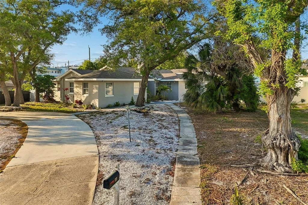 Photo of 125 HARBOR BLUFF DRIVE
