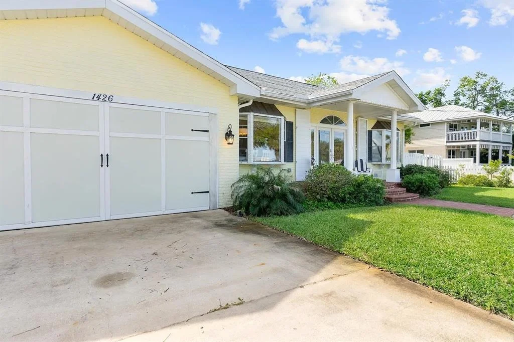 Photo of 1426 RIVERSIDE DRIVE