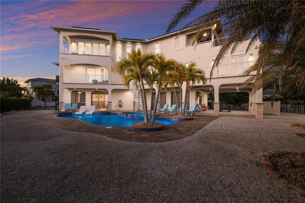 Photo of 313 HAMMOCK CIRCLE