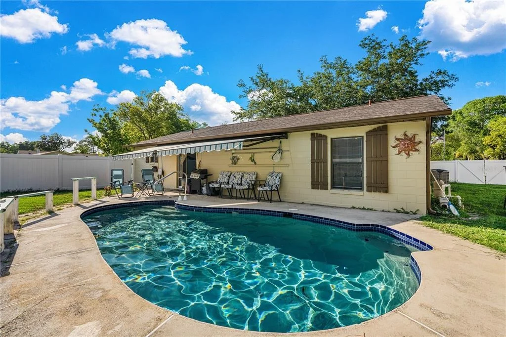 Photo of 1228 THOMASINA DRIVE