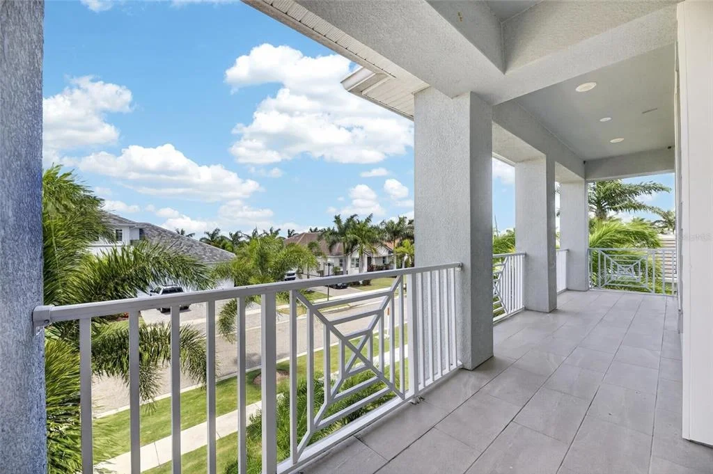 Photo of 825 MANNS HARBOR DRIVE