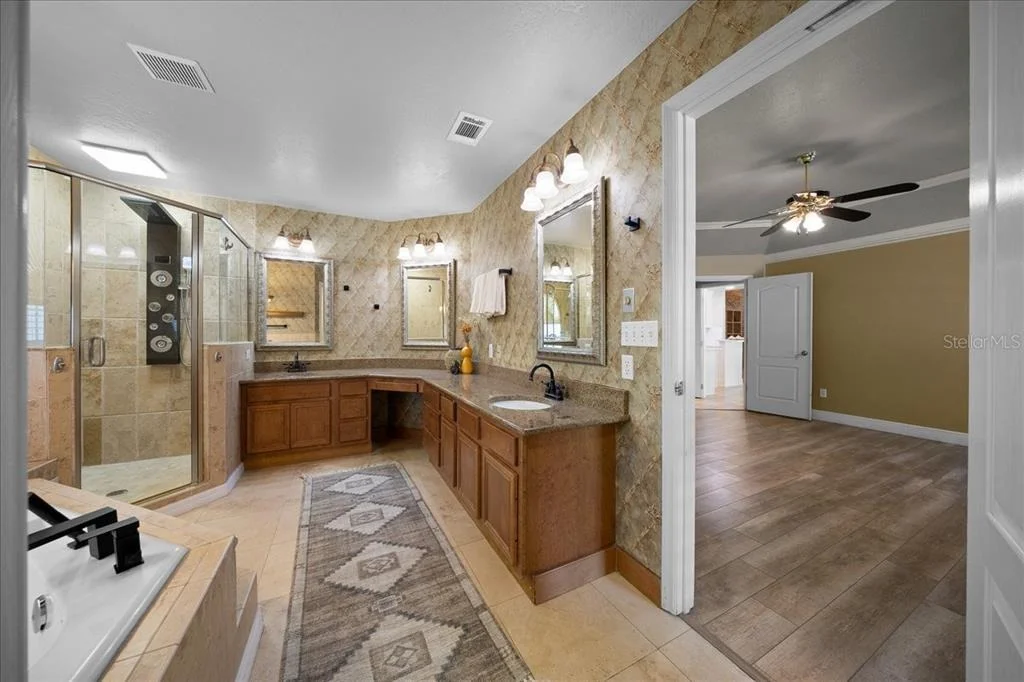 Photo of 2420 SE 15TH STREET