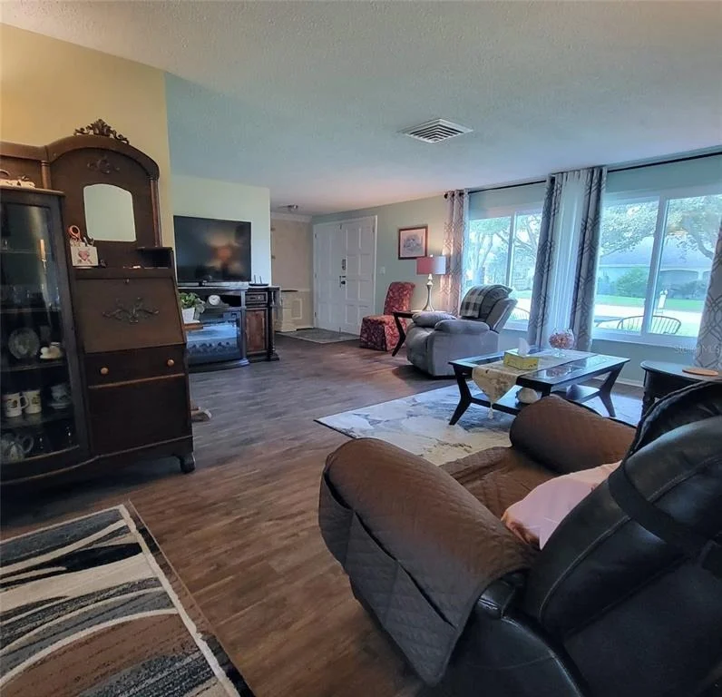 Photo of 8210 VALLEY STREAM LANE