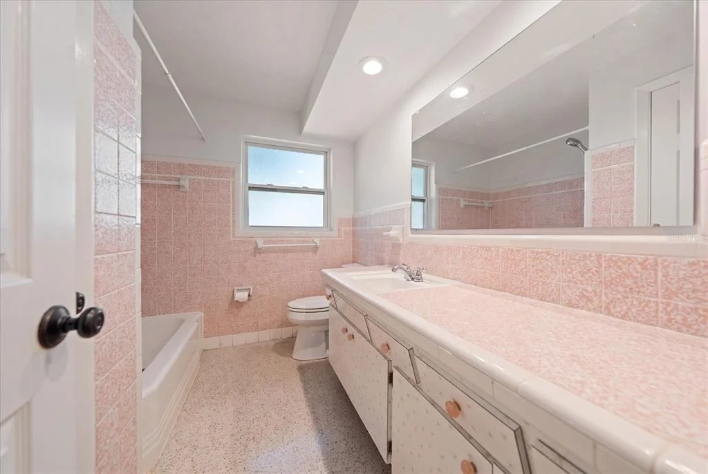 Photo of 1690 PINEHURST ROAD