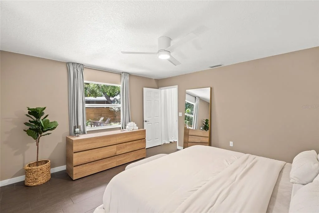 Photo of 319 BEARDED OAKS CIRCLE