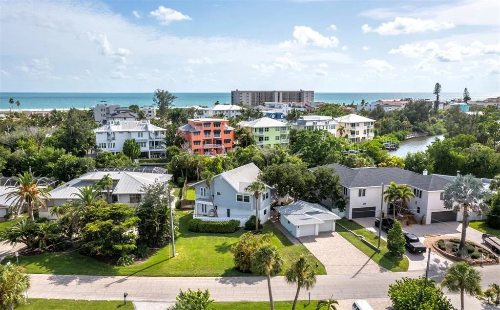 Photo of 430 ISLAND CIRCLE