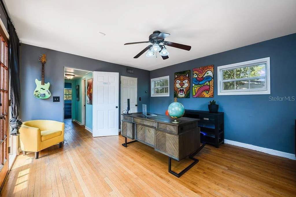 Photo of 1835 OAK LANE