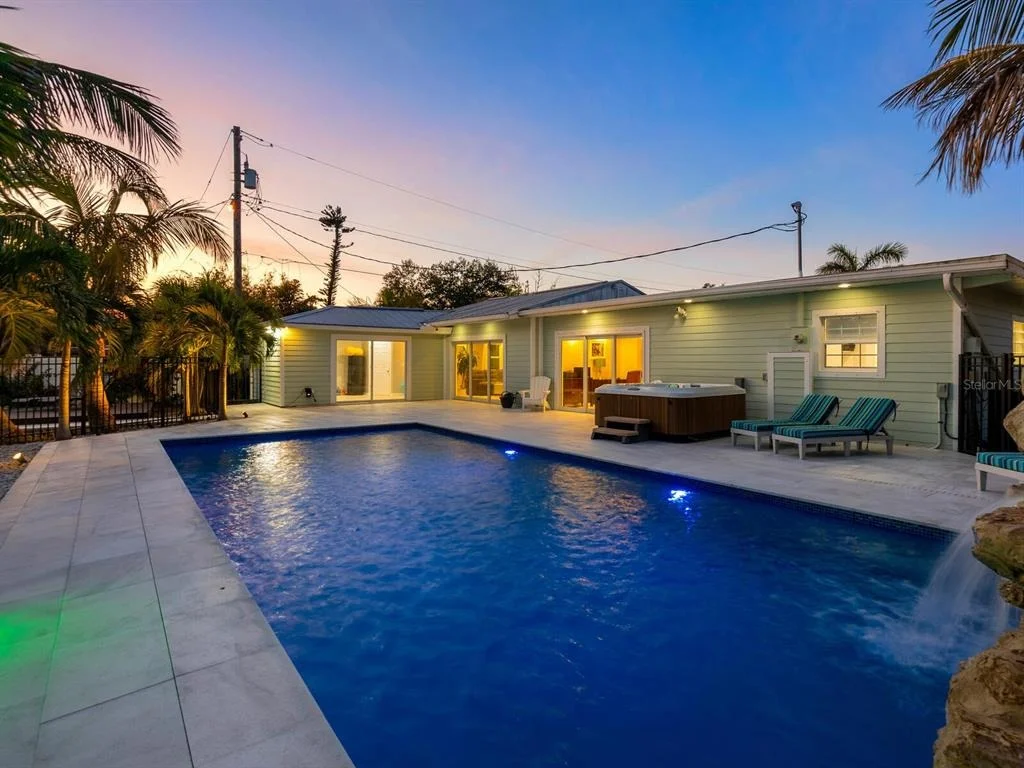 Photo of 221 LYCHEE ROAD