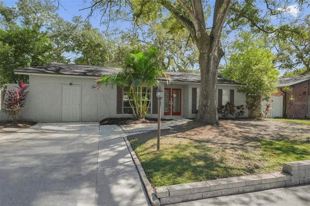 Photo of 9627 HIDDEN OAKS CIRCLE