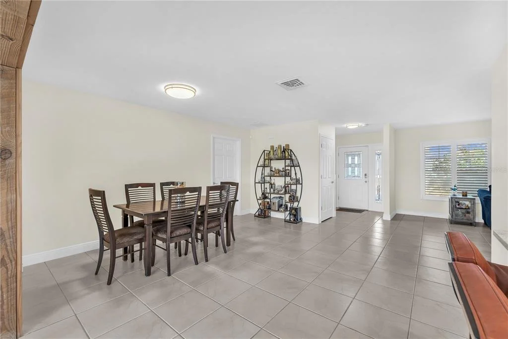 Photo of 911 SILVER PALM WAY