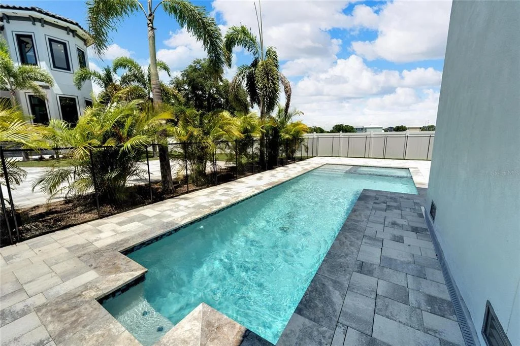 Photo of 517 TREVISO DRIVE