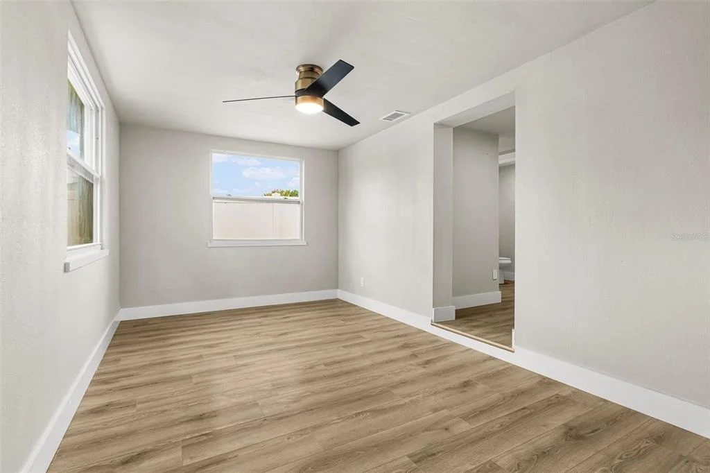 Photo of 4036 SUNRAY DRIVE
