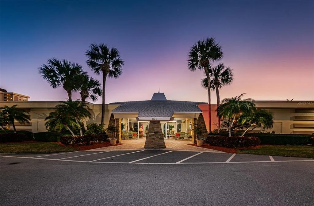 Photo of Unit 604 at 4725 COVE CIRCLE