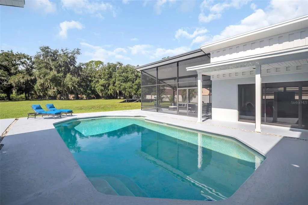 Photo of 810 WARREN ROAD