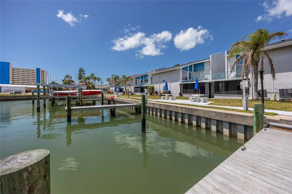 Photo of Unit H at 159 MEDALLION BOULEVARD